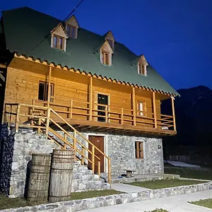 Bujtina Vellezerit Grrela , Theth Albanien